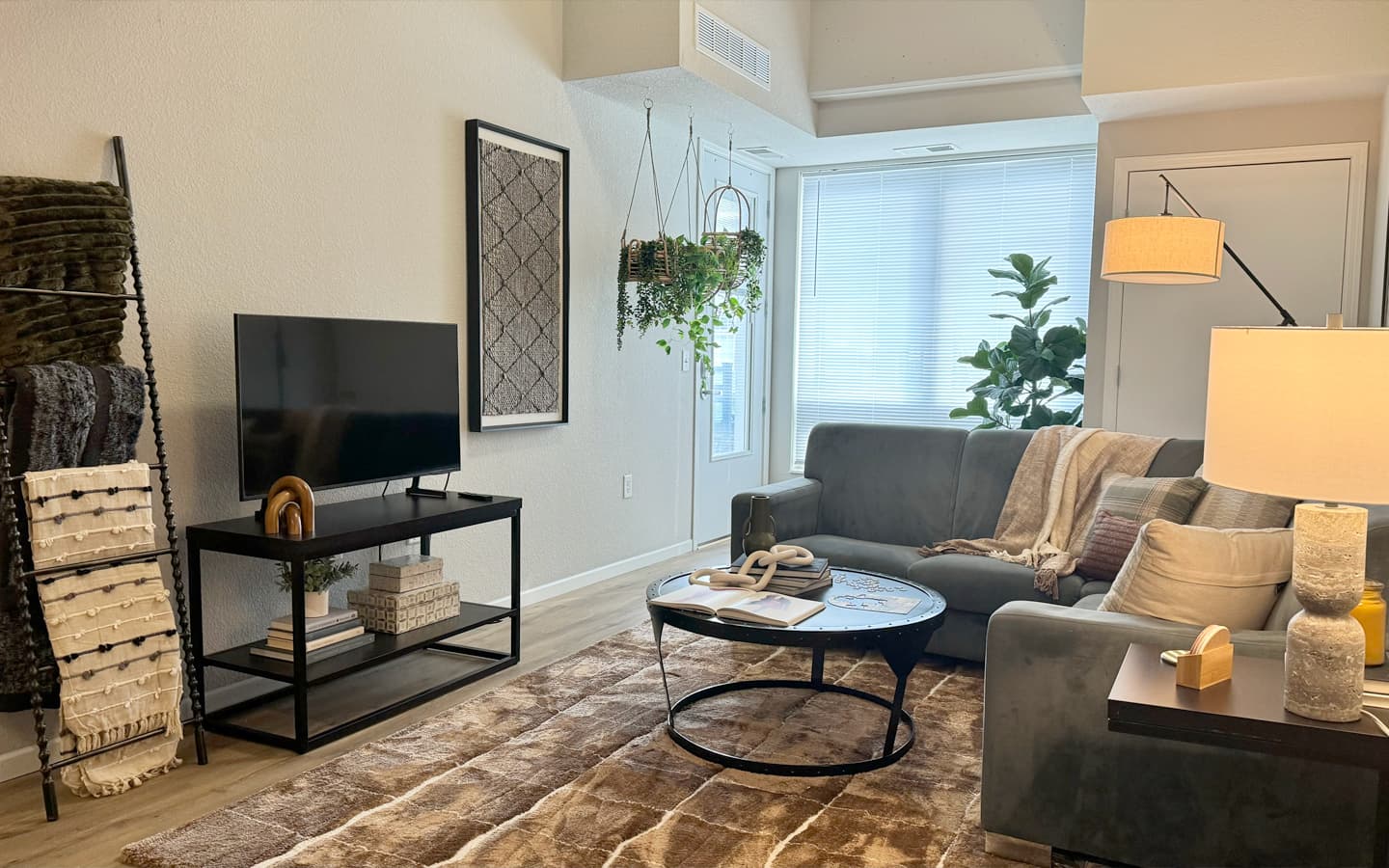 apartments-radius-apartments-umn-student-housing