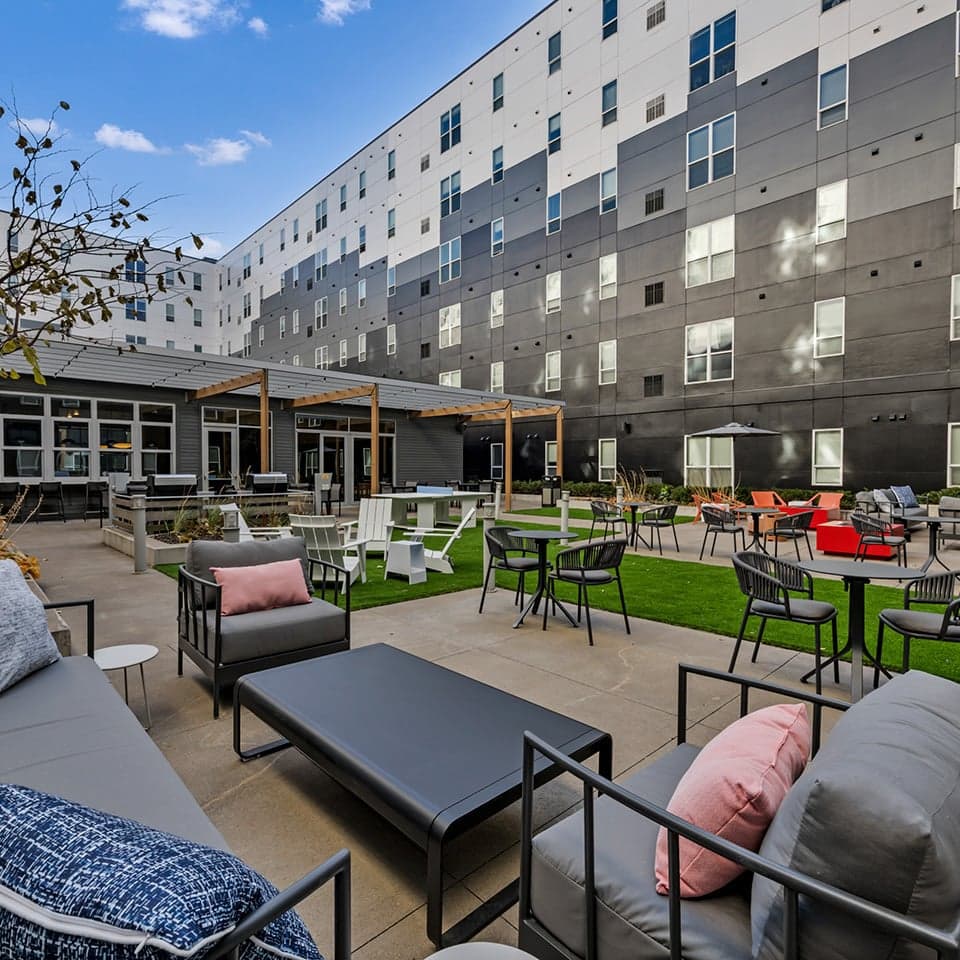 Radius-at-15th—Amenities—Courtyard-(16)