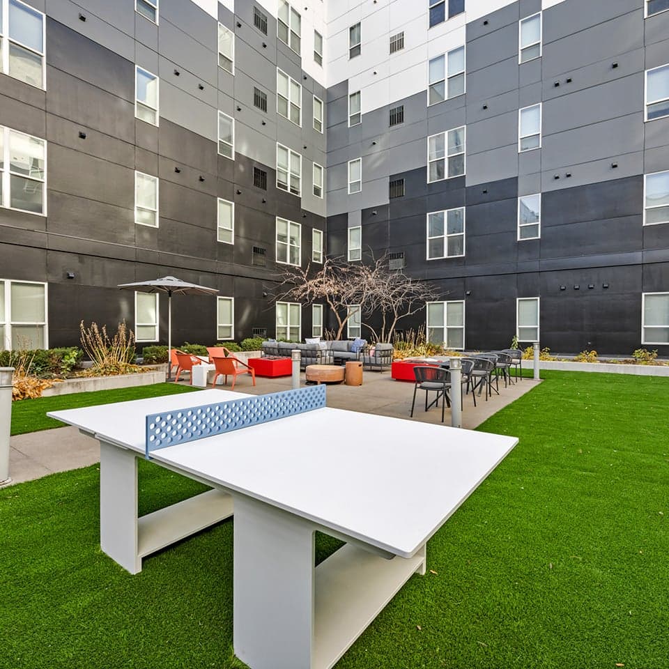 Radius-at-15th—Amenities—Courtyard-(6)