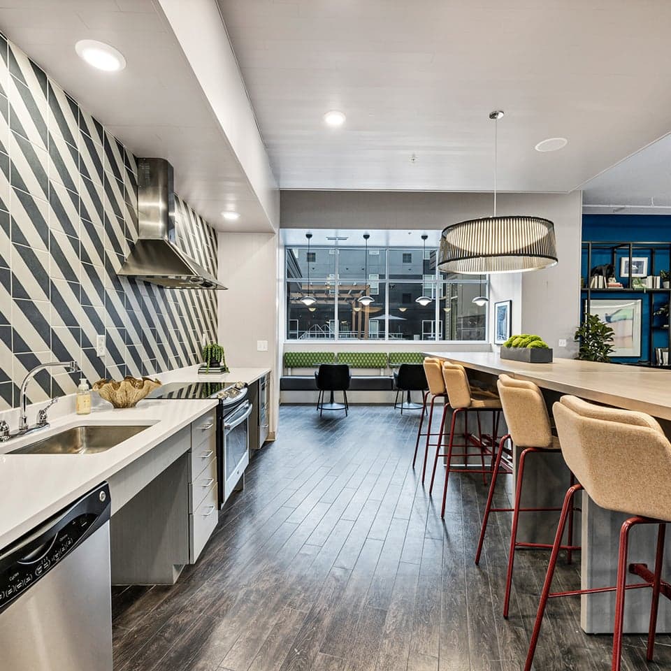 Radius-at-15th—Amenities—Lounge-(10)