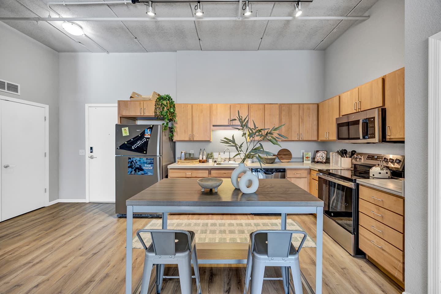 Radius-at-15th—Model—Kitchen-(5)